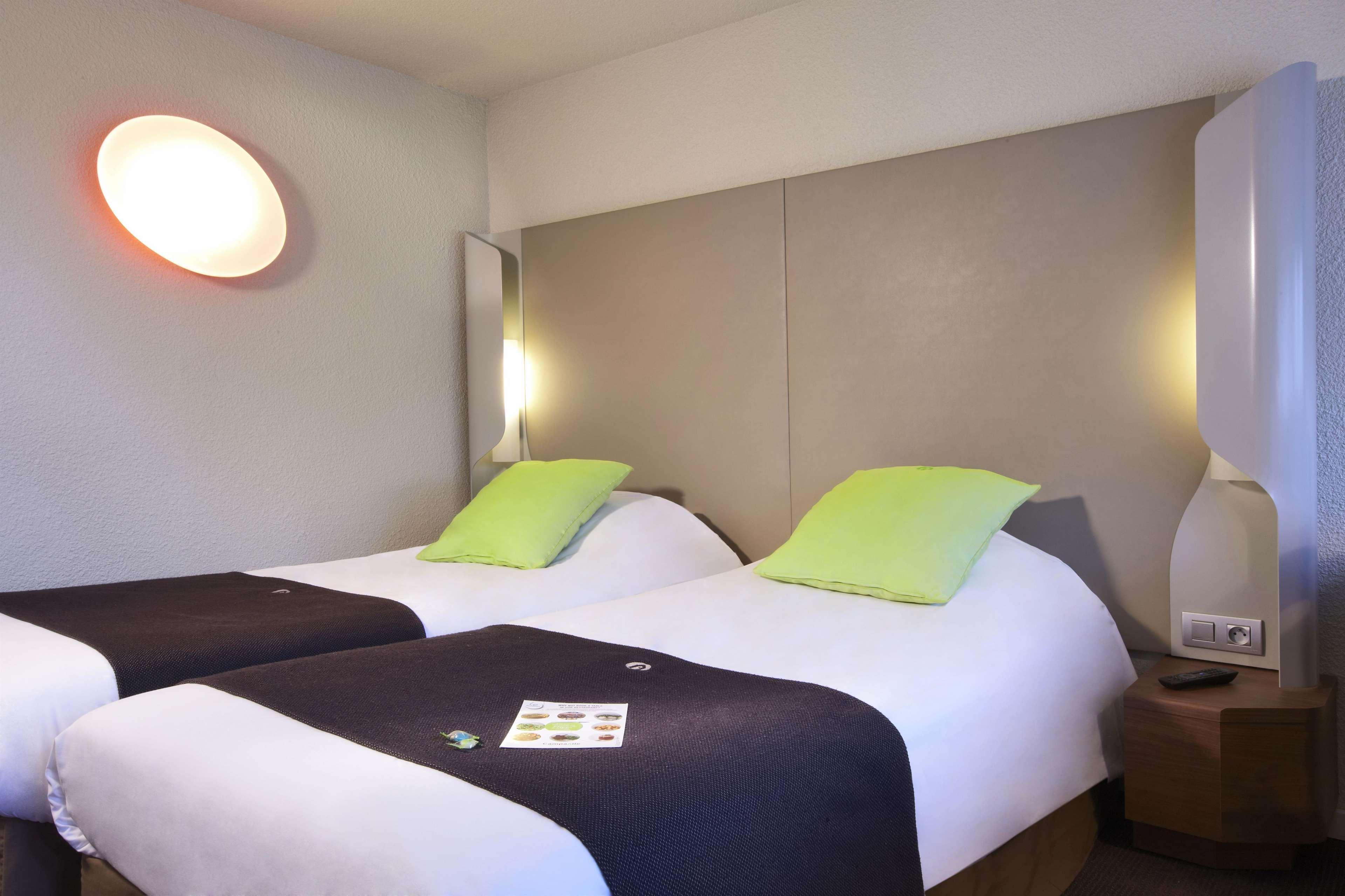 Campanile Montbeliard - Sochaux Hotell Exteriör bild