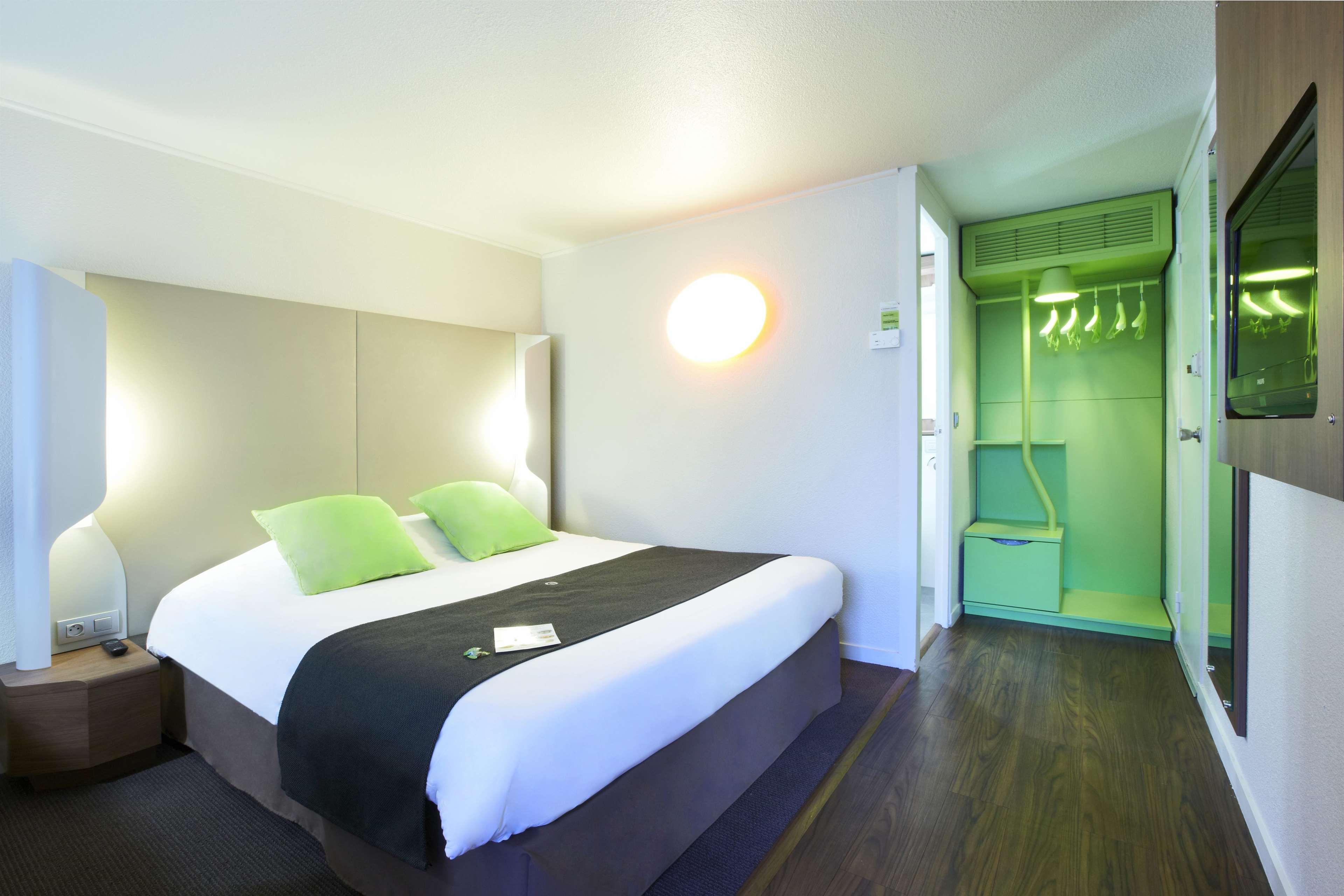 Campanile Montbeliard - Sochaux Hotell Exteriör bild