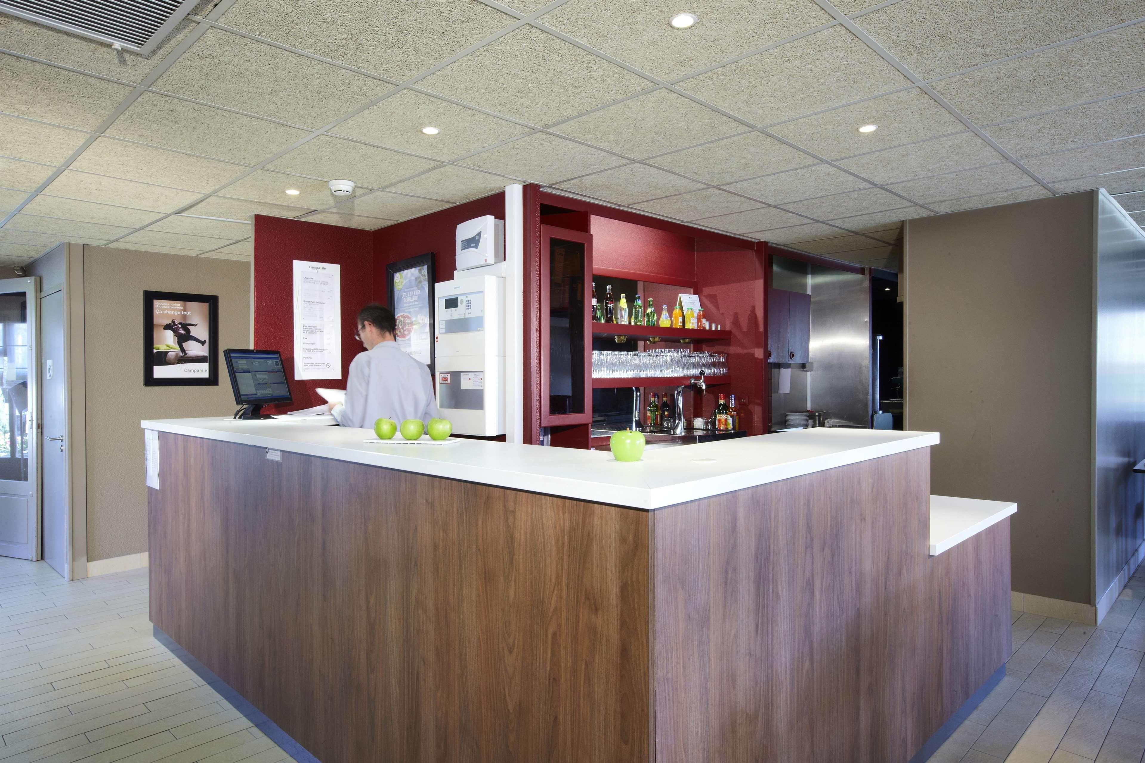 Campanile Montbeliard - Sochaux Hotell Exteriör bild